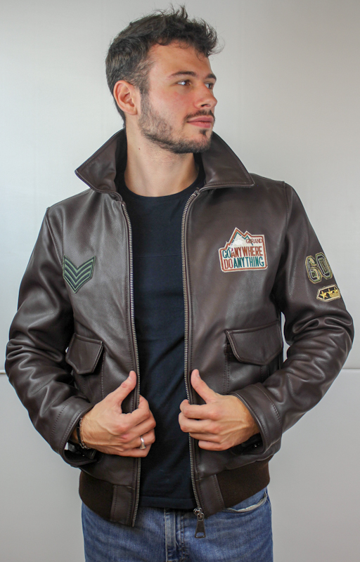 Blouson "Aviateur" en Cuir Marron avec écussons Homme – Image 2