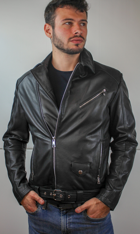 Blouson Cuir Perfecto Noir de face demi fermé