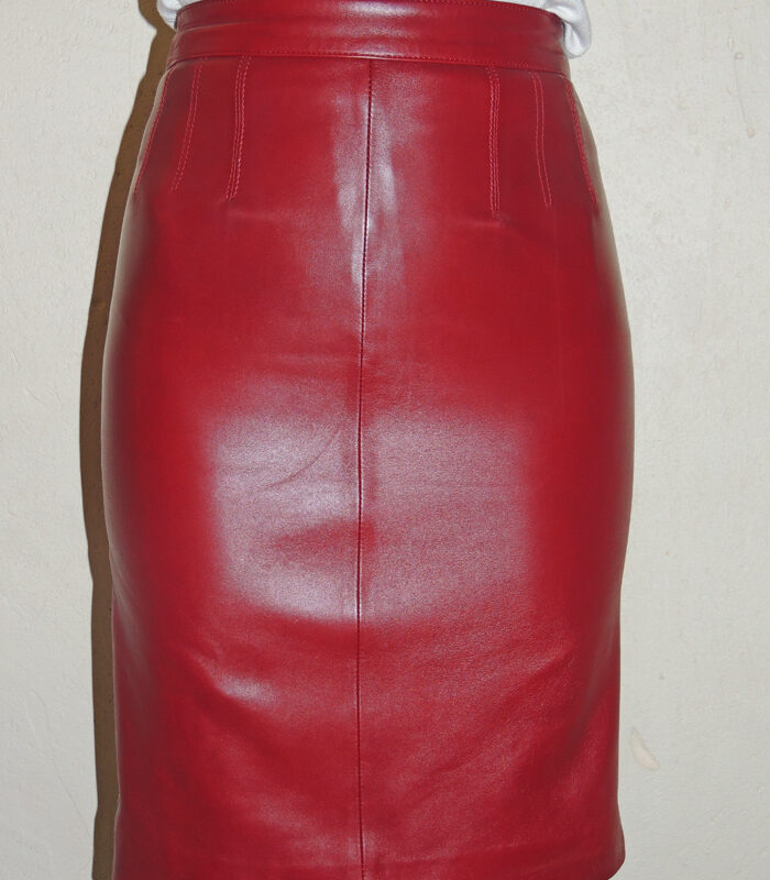 jupe en cuir rouge