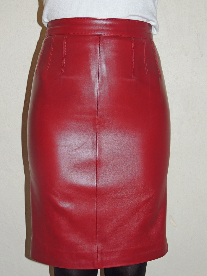 jupe en cuir rouge