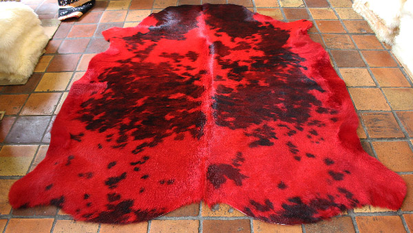 Peau de vache normande teintée en rouge