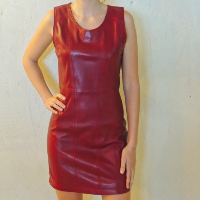 Robe en cuir rouge hermès