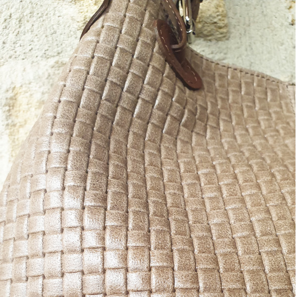 Sac à main en cuir tressé taupe – Image 2