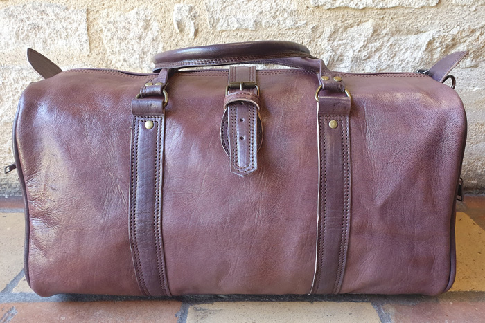 Sac de voyage en cuir vachette naturel avec doublure intérieur solide et durable de type "weekender" idéal pour vos weekends et voyage de courte durée 48h