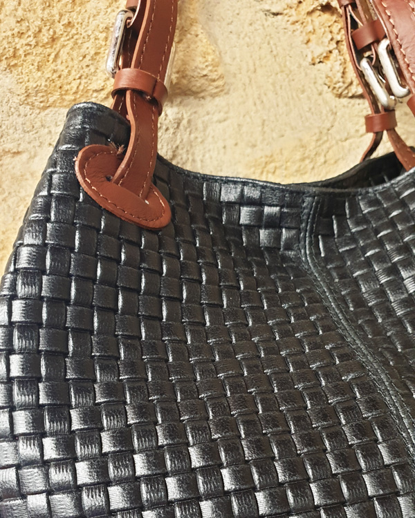 Sac à main en cuir tressé noir – Image 2