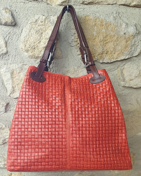 Sac à main en cuir tressé rouge