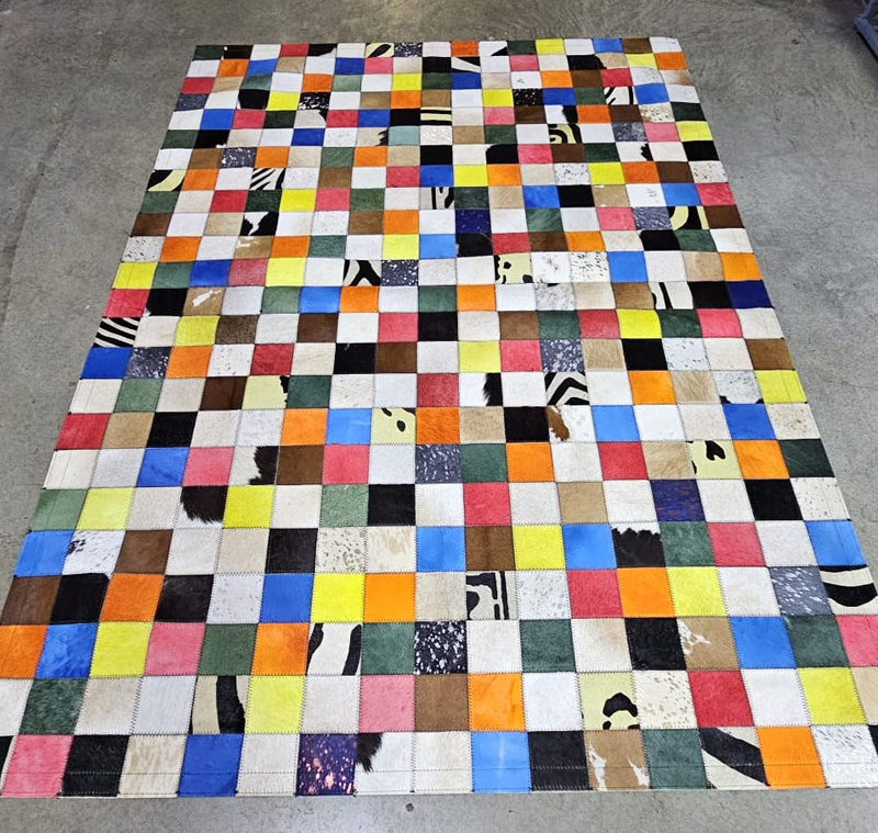 Tapis patchwork en peau de vache multicolore 180x150 cm