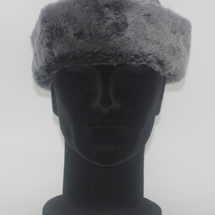 toque en mouton retourné