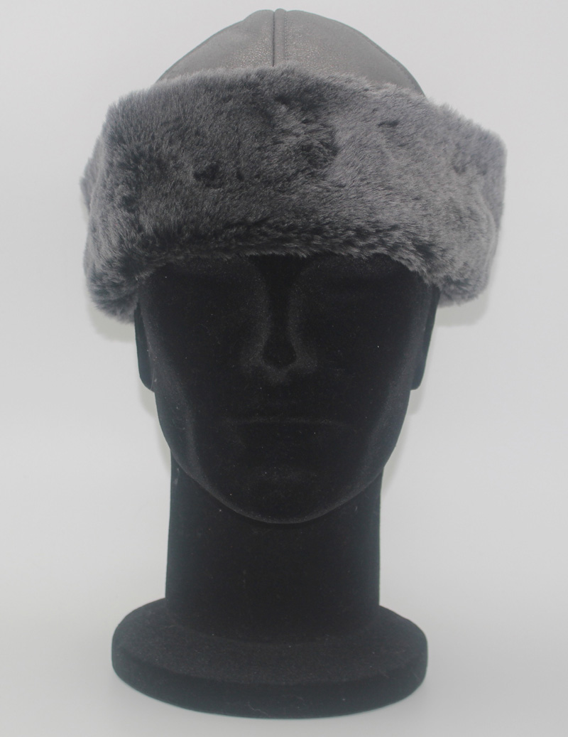 Toque en mouton retourné gris